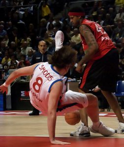 Smodis se lesiona, Radenovic lo sustituye, Videnov se va al Estrella Roja y Marconato se queda en Siena