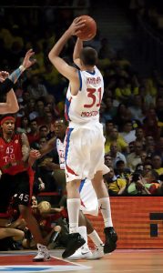 EL-J1 (miércoles): Ricky, cumpleaños felíz. Siena +45, Khryapa salva al CSKA y Kleiza se luce. Sorpresa en Gdynia