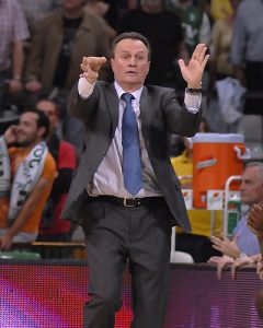 Baile de banquillos:  Aíto, ¿destino Beijing?  ¿Hussein a Granada?