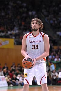 Marc ya tiene contrato en Memphis, 10M de dólares por 3 años. Udrih le saca 30M en 5 a los Kings