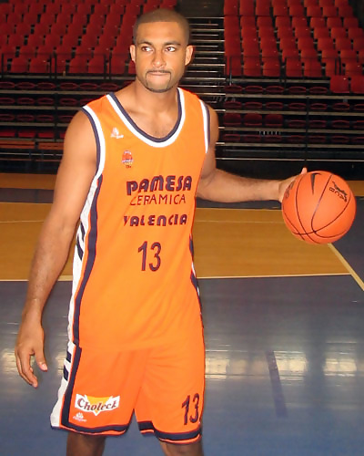 Okulaja jugará en Rusia