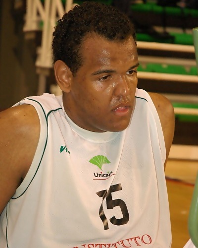 Clínicas Rincón recibe las cesiones de Paulao y Ernesto Díaz