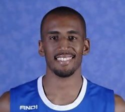 Dave Fergerson, cuarto jugador del Melilla Baloncesto