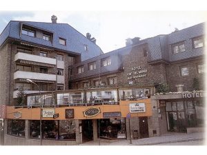 ALOJAMIENTO E INSTALACIONES