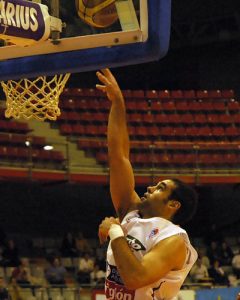 Villa de Los Barrios ficha a Antxón Iturbe