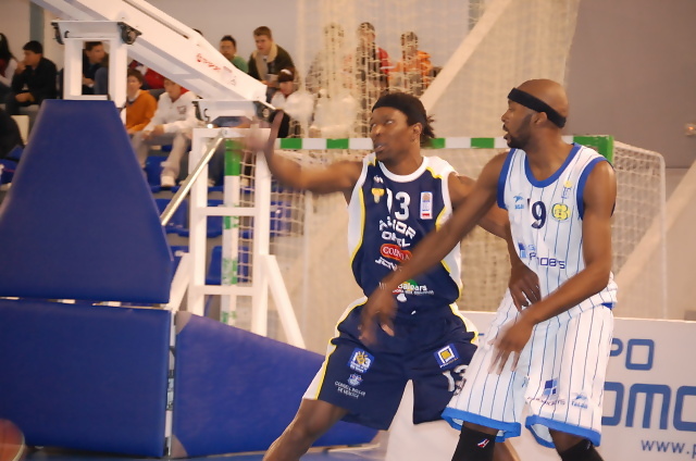 CB Grupo Promobys Tíjola cierra la renovación del escolta americano Desean William Hadley