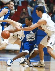 Kyle Hill se suma al perímetro de Lucentum