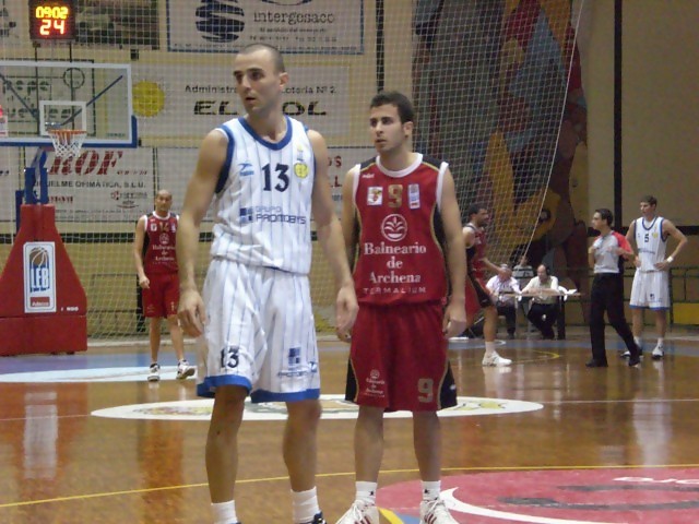 Balneario Archena renueva al base Juanjo Coello