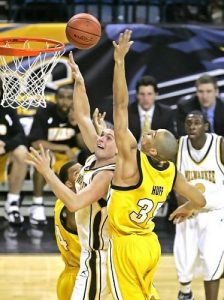 Peñas cierra la plantilla con dos rookies: uno USA y uno nacional