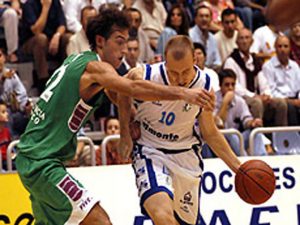 Pedro Rivero en la órbita de C.B Huelva, Isaac López se lo piensa