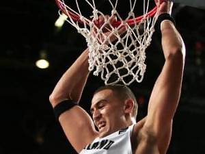 Craig Bradshaw cierra el juego interior de Grupo Begar León