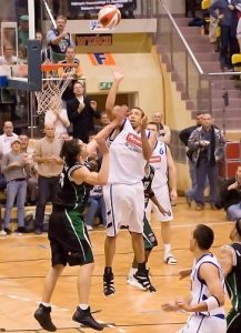 Kris Clarkson sustituye a Lamar Sanders en Plasencia-Extremadura