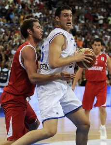 El Pamesa cierra a Perovic por tres temporadas