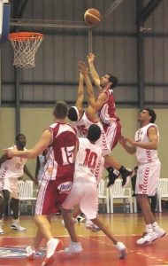 Otro gigante en Bronce, Nick Neumann será el referente interior de Oviedo Baloncesto