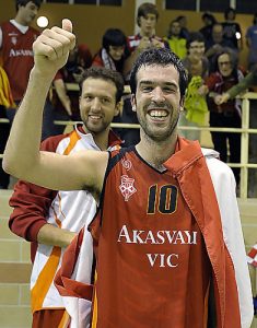 Jon Santamaría se convierte en el sustituto de Sergi Pérez y en el nuevo compañero de posición de Néstor Zamora