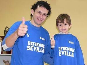 Cajasol homenajea a Raúl Pérez con una competición de triples junto a Odriozola y Doblado