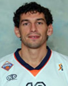 Diago Sánchez firma en Manresa. Josh Powell muy cerca