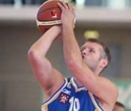 David Vik (2,10) cierra la plantilla del C.D. Huelva