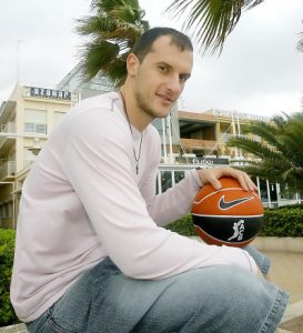 Ermal Kuqo: “Me gustaría que dentro de 10 años la gente hablara del Pamesa de Kuqo”