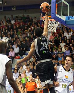 Dos semanas de baja para Quincy Lewis