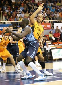 Gran Canaria desmiente los rumores sobre la salida de Savané, haciendo pública su renovación