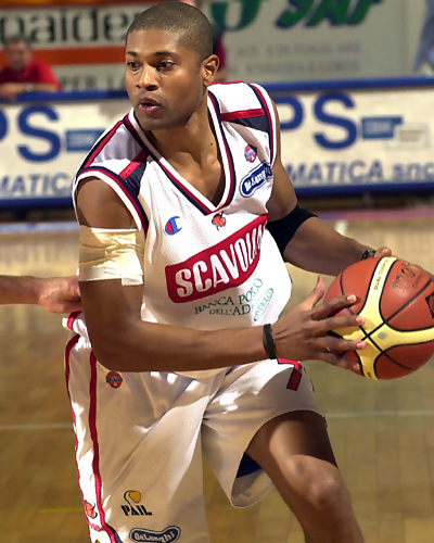 Scavolini Pesaro, un histórico en problemas