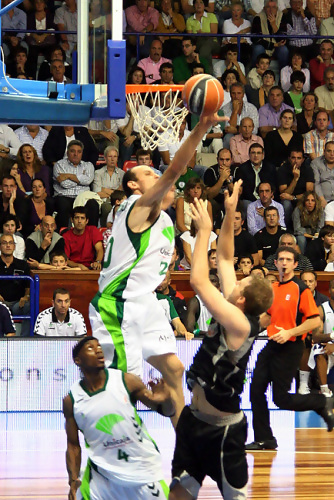 Carlos Jiménez renueva con Unicaja
