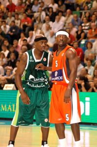 Los 5 meses de baja de Joseph Gomis obligan a Unicaja a buscar un nuevo base