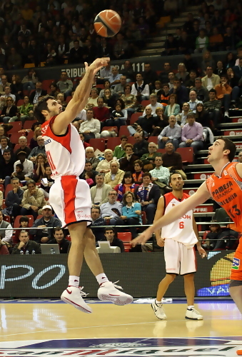 El Manresa anuncia la desvinculación del Tuky Bulfoni y la renovación de Alfons Alzamora