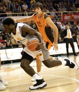 <i>Pooh</i> Jeter desmiente que haya firmado con Cajasol y afirma que la NBA sigue siendo su prioridad