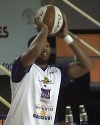 Terrence Stewart llega a un acuerdo con el CAI