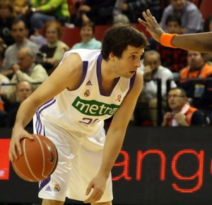 La llegada de Raül López al Euro-Khimki deja al equipo de Scariolo a falta de un pívot para cerrar plantilla