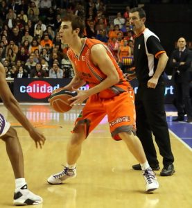 Pamesa Valencia renueva a Víctor Claver