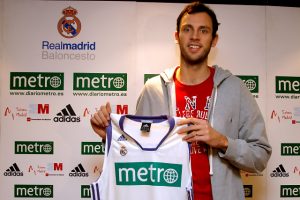 Tomas Van Den Spiegel ya es jugador del Real Madrid