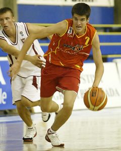 Cornellà recibe a los jugadores cedidos por el F.C. Barcelona