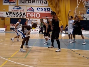 Adepal refuerza su juego interior con la incorporación del pivot Devin Wright