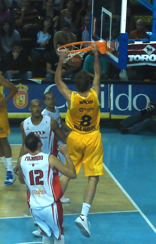 Albert Moncasi ficha por el Club Baloncesto Murcia