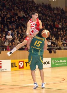 Álex Llorca regresa a Manresa tras su cesión en Vic