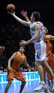 Chus Lázaro será el entrenador ayudante de un Obradoiro que piensa en Marko Tomas para comenzar a sumar en el perímetro