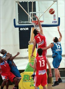 Un brasileño y el noveno coruñés para el proyecto del Leyma Básquet Coruña