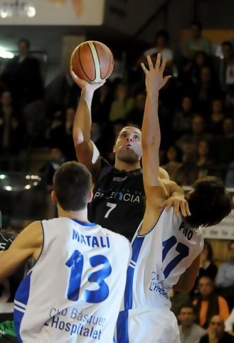 Camilo Riveiro renueva en Palencia