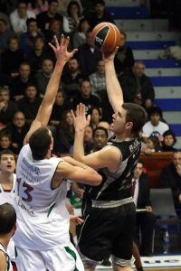 Banic, incluido en el Quinteto Ideal de la Eurocup; Nielsen, en el segundo