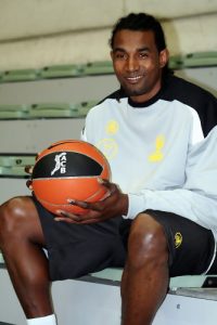 Alexis Montás no sigue en Murcia tras la recuperación de Jesse Young