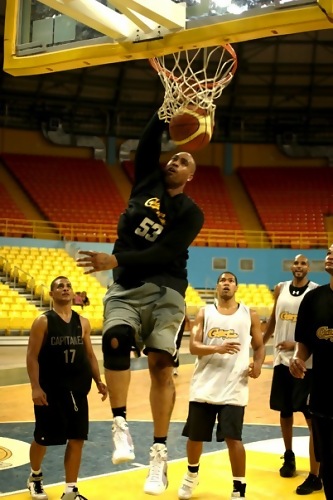 NBA IN and OUT: Fizer ya entrena con los Capitanes y Pops con Calde