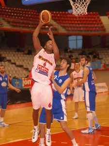 Jeff Bonds será el alero de LOBE Huesca