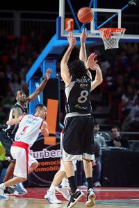 Guardia sorprende, Markota deslumbra y las variantes de Vidorreta acaban con un Baskonia desacertado