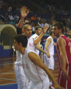 Lagun Aro Bilbao Basket vence a Ricoh Manresa y acaricia el Trofeo Ciutat de Mallorca