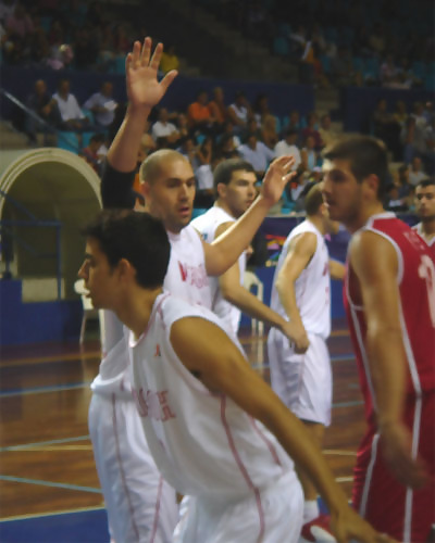 Lagun Aro Bilbao Basket vence a Ricoh Manresa y acaricia el Trofeo Ciutat de Mallorca