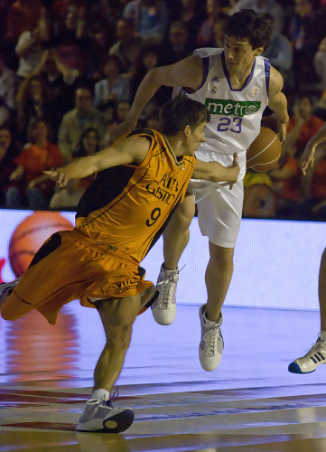 Sergi Llull  elegido 2º mejor jugador joven por Euroliga tras Velickovic. Mumbrú, KO