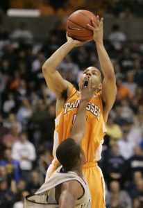 Zoco ACB: Lofton planta a Cajasol y a Estudiantes, ¿para tomar rumbo a Murcia? Los colegiales se hacen con Blake Ahearn